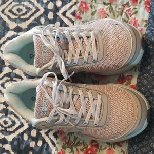 Gravity Defyer size 7